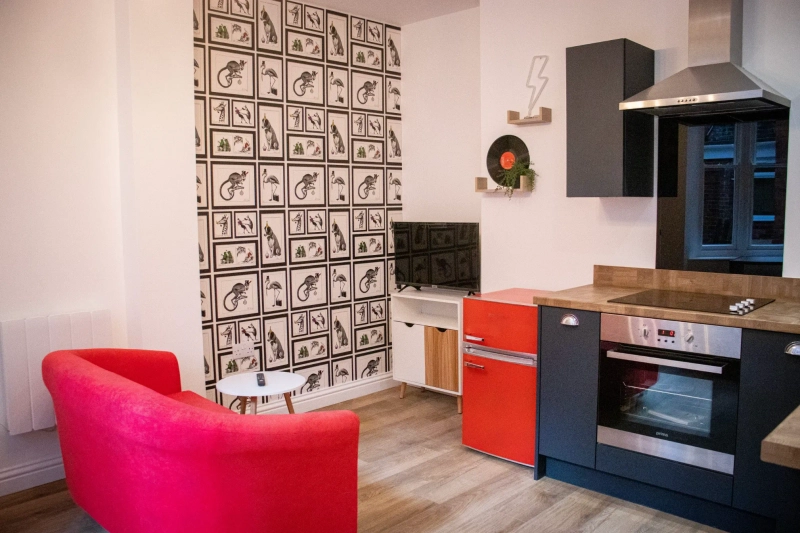 1 bedroom Student Flat - Bank Street - Thumbnail 1